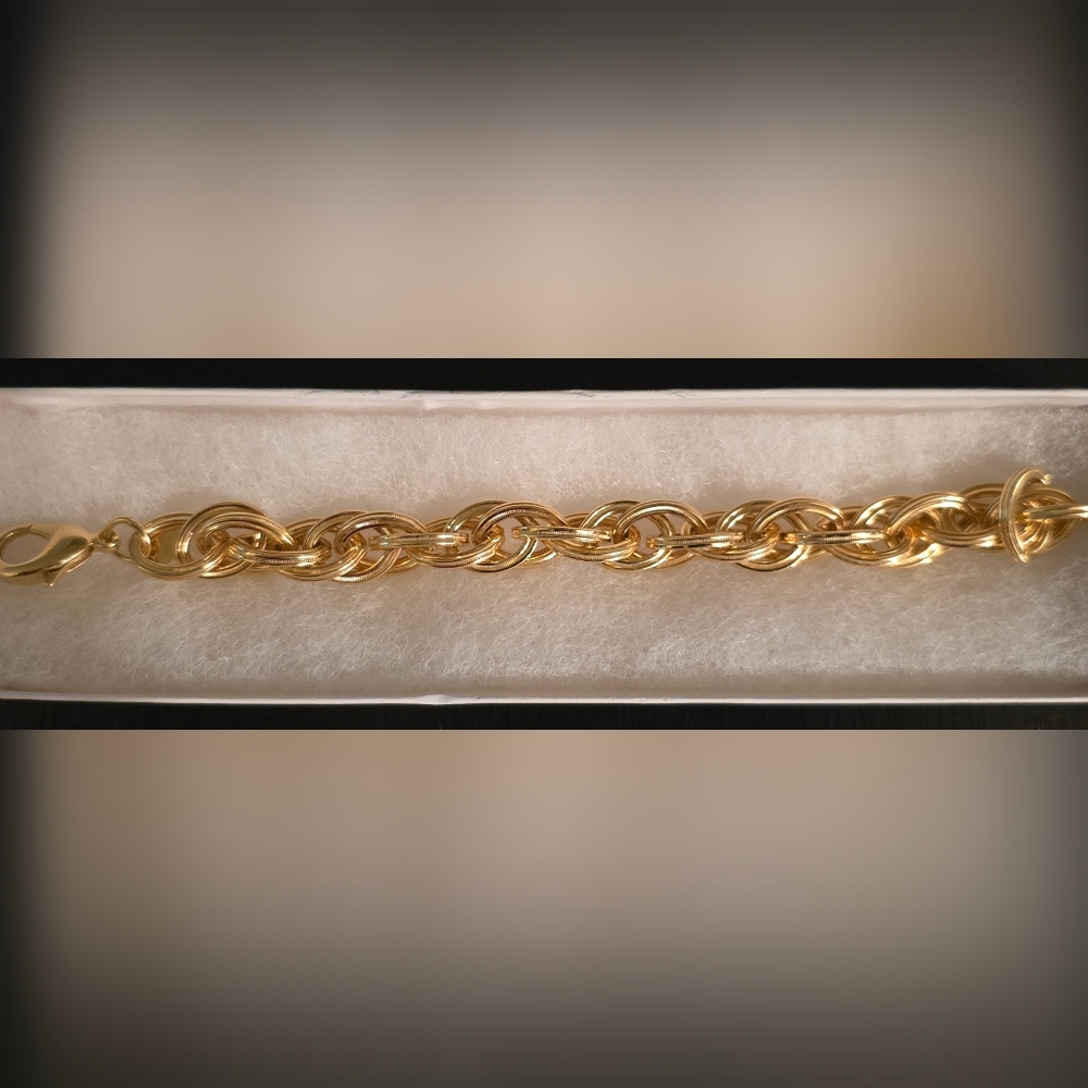 Link Braclet - image 1